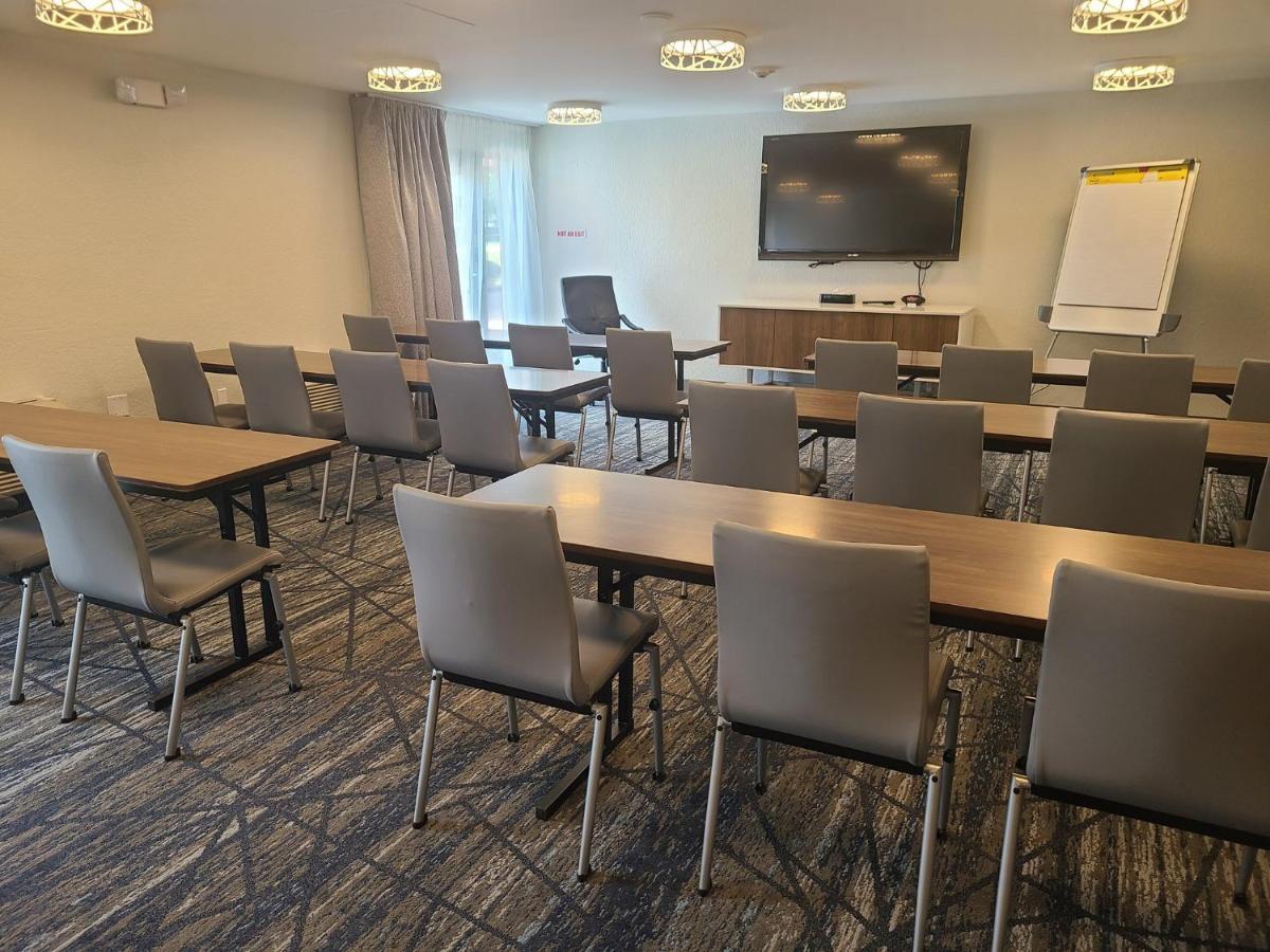 Holiday Inn Express Fort Lauderdale North - Executive Airport By Ihg Eksteriør billede