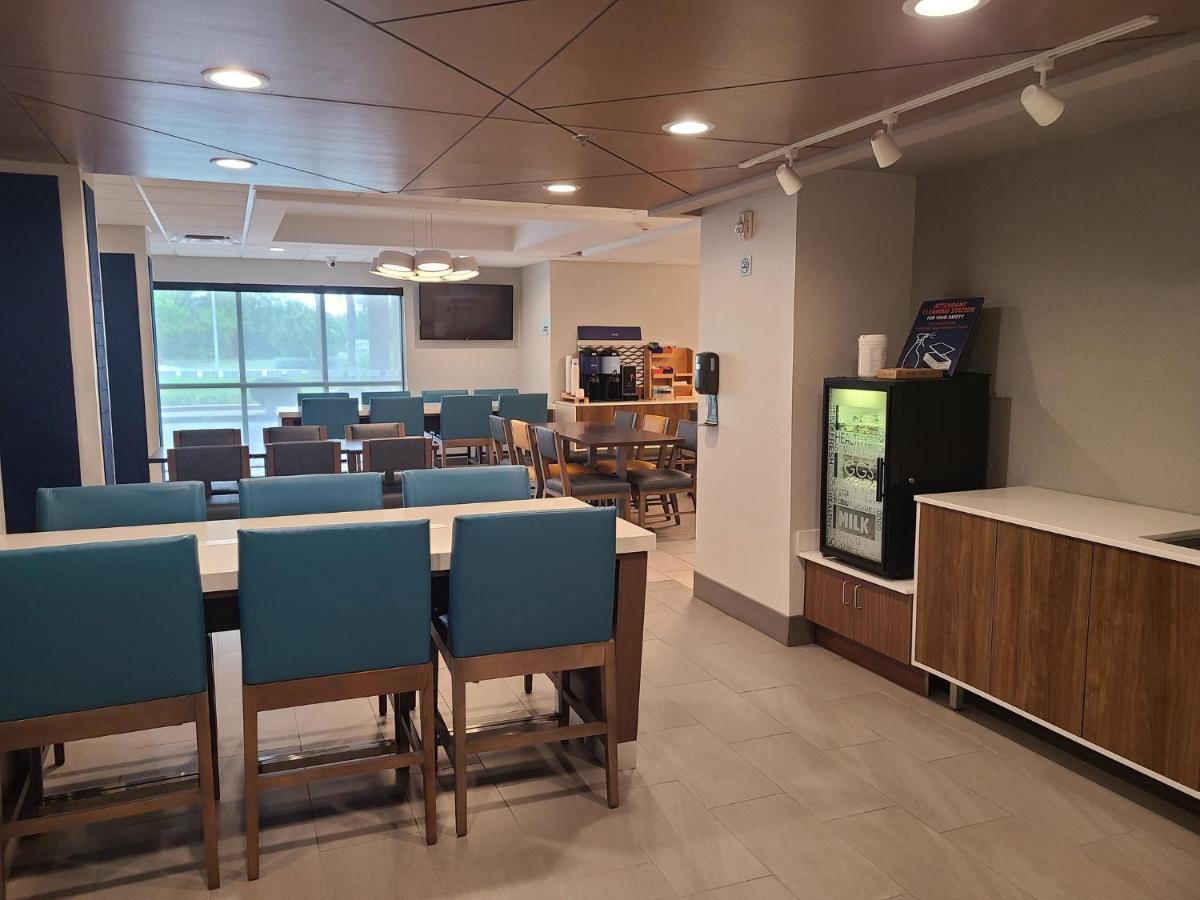 Holiday Inn Express Fort Lauderdale North - Executive Airport By Ihg Eksteriør billede