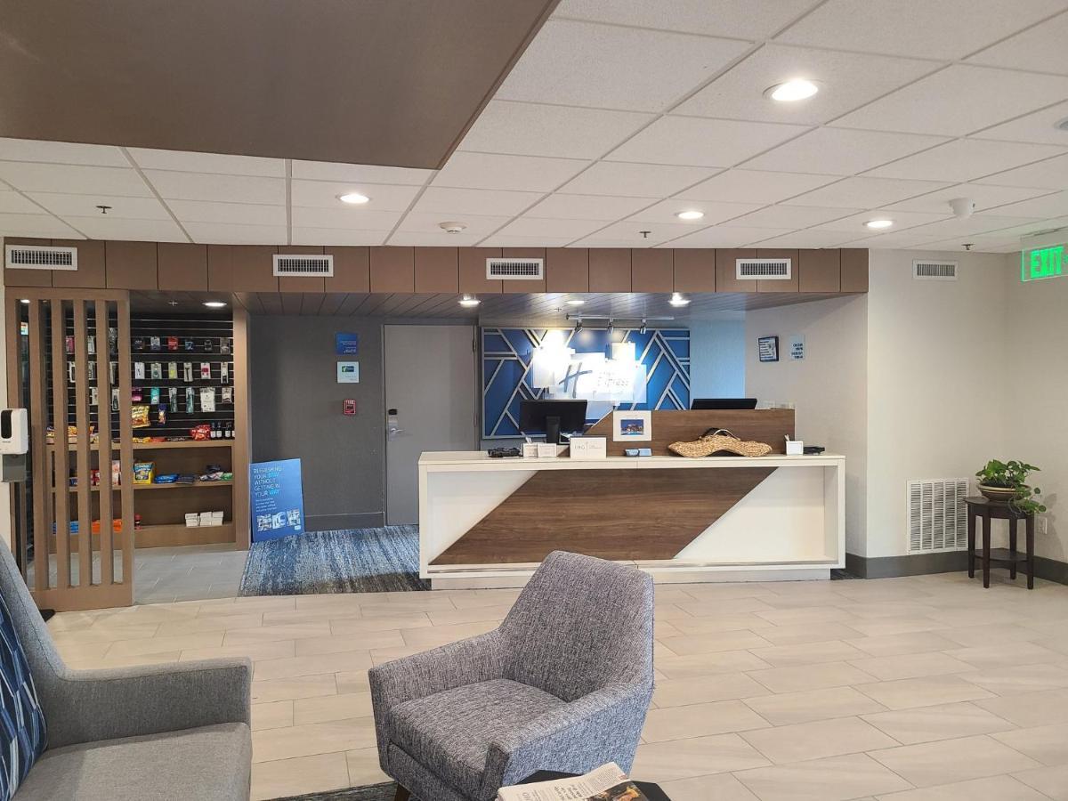 Holiday Inn Express Fort Lauderdale North - Executive Airport By Ihg Eksteriør billede