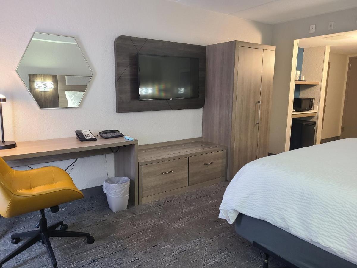 Holiday Inn Express Fort Lauderdale North - Executive Airport By Ihg Eksteriør billede