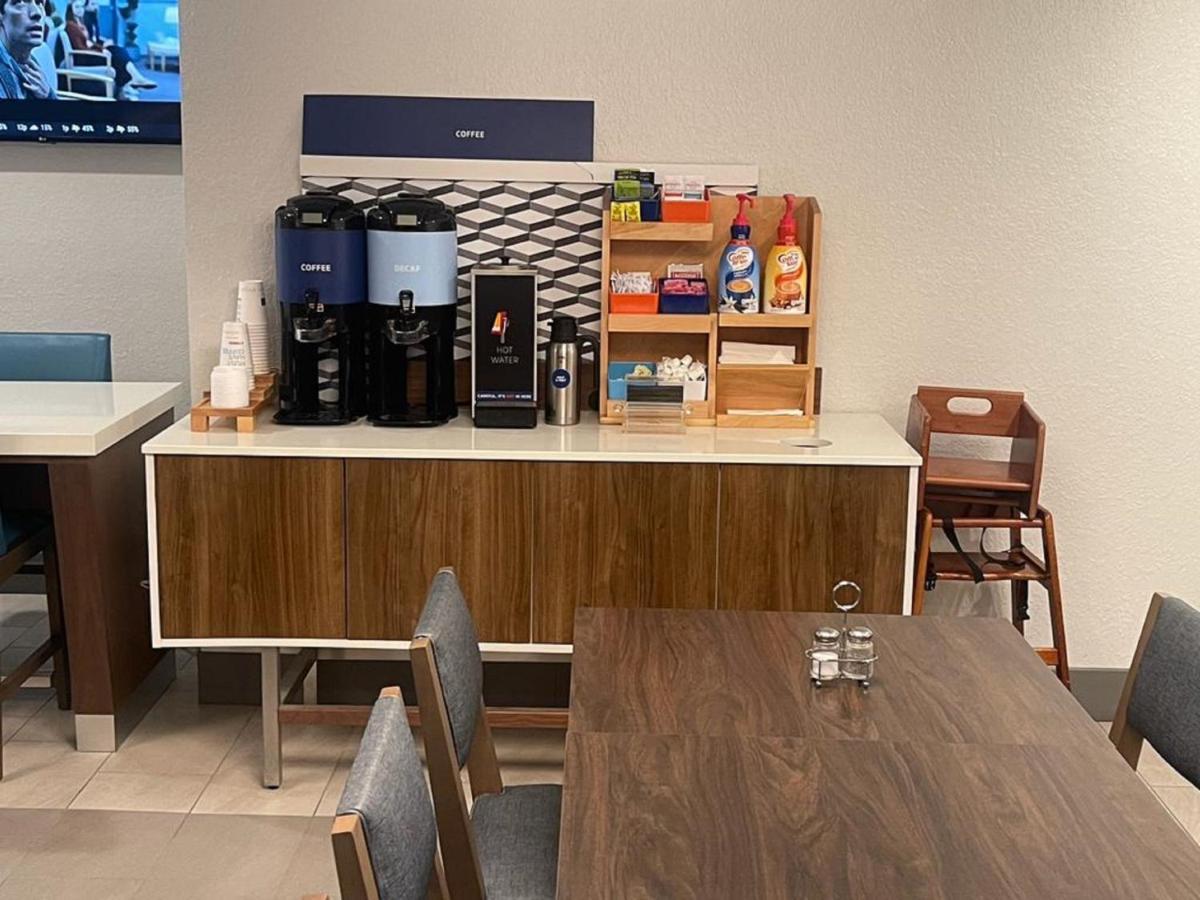 Holiday Inn Express Fort Lauderdale North - Executive Airport By Ihg Eksteriør billede