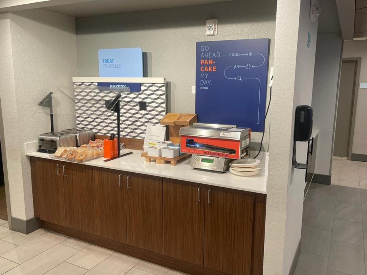 Holiday Inn Express Fort Lauderdale North - Executive Airport By Ihg Eksteriør billede