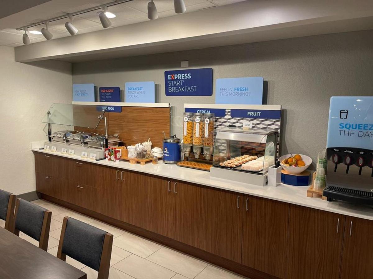 Holiday Inn Express Fort Lauderdale North - Executive Airport By Ihg Eksteriør billede
