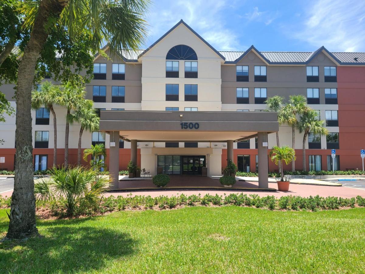 Holiday Inn Express Fort Lauderdale North - Executive Airport By Ihg Eksteriør billede