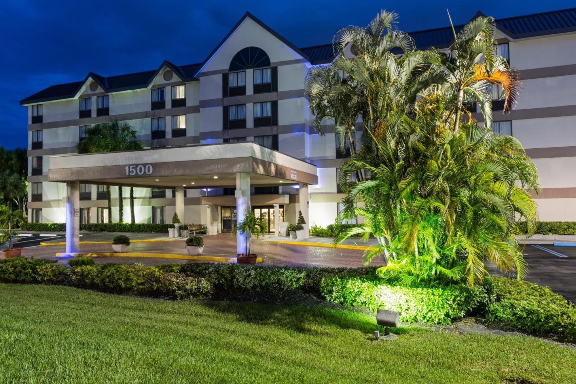 Holiday Inn Express Fort Lauderdale North - Executive Airport By Ihg Eksteriør billede