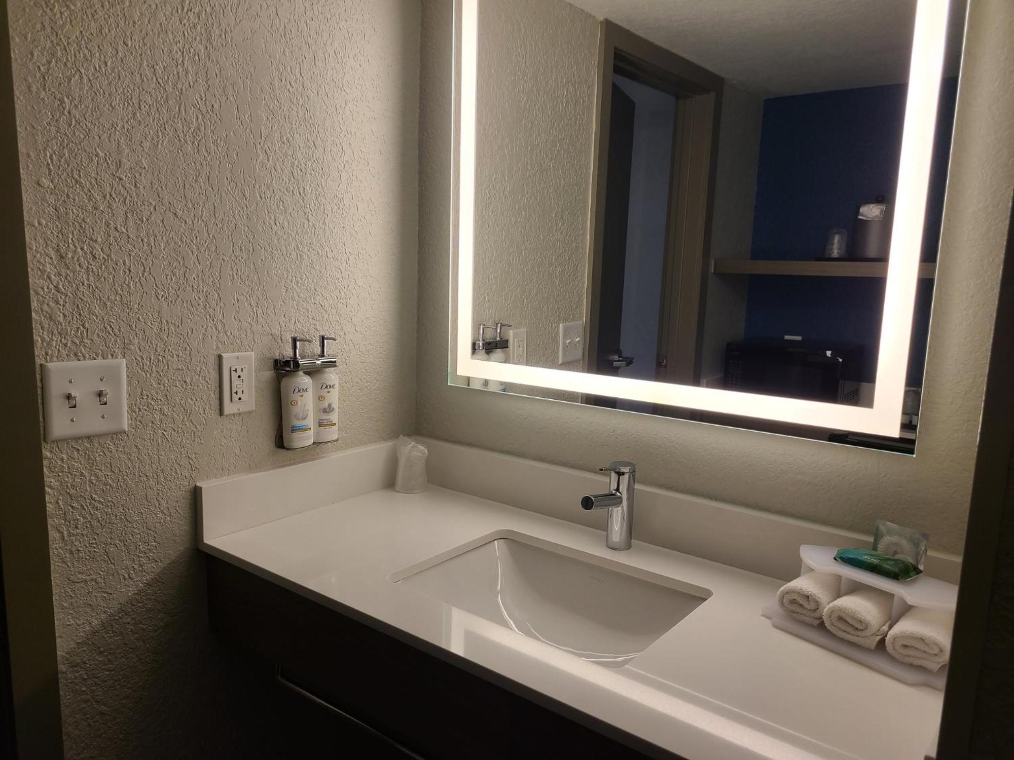Holiday Inn Express Fort Lauderdale North - Executive Airport By Ihg Eksteriør billede
