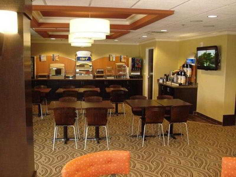 Holiday Inn Express Fort Lauderdale North - Executive Airport By Ihg Eksteriør billede